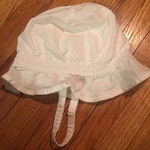 Baby Gap sun bonnet